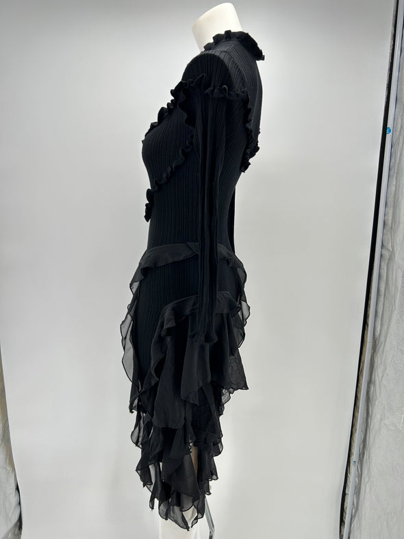 Robe noire à volant