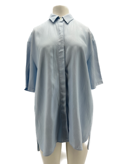 Chemise bleue oversize à manches courtes