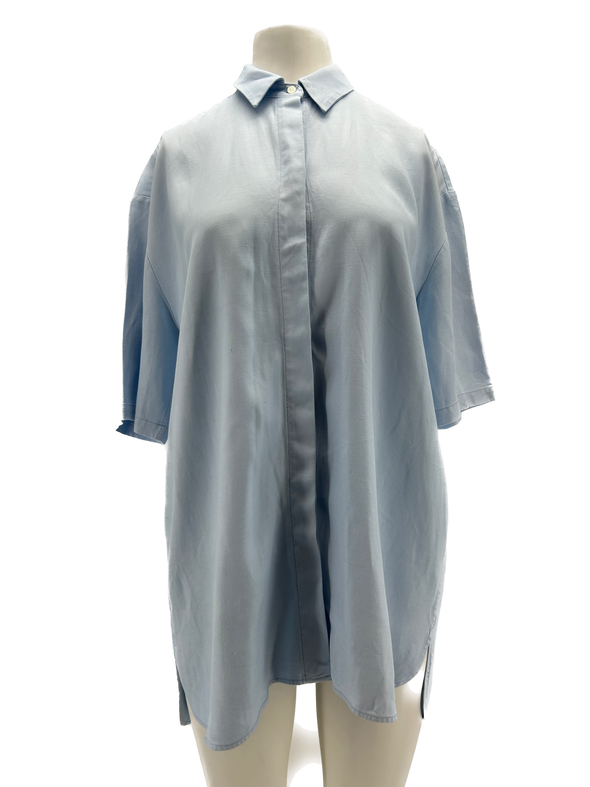 Chemise bleue oversize à manches courtes