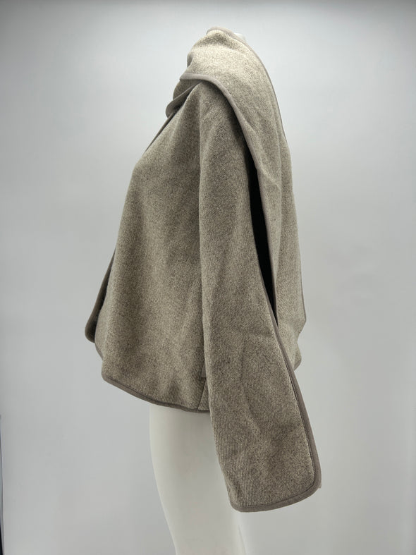 Veste en laine à écharpe intégrée