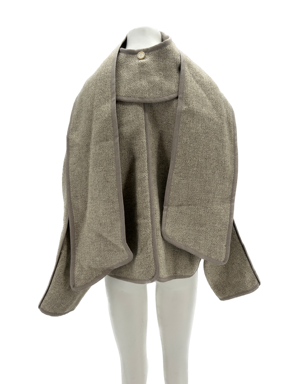 Veste en laine à écharpe intégrée