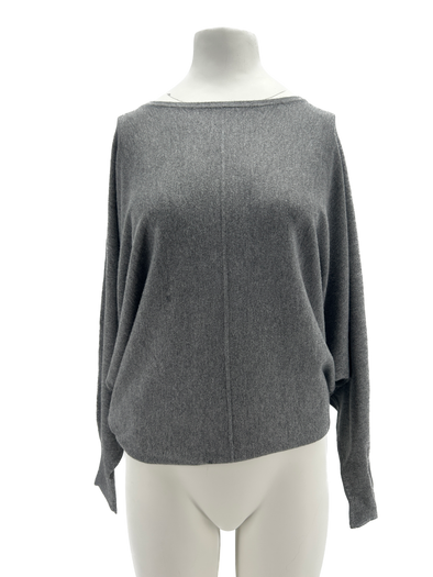 Pull gris à col droit