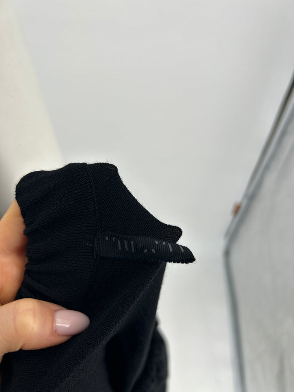 Pull noir