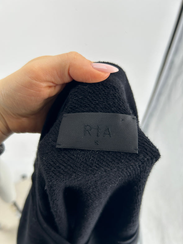 Pull noir