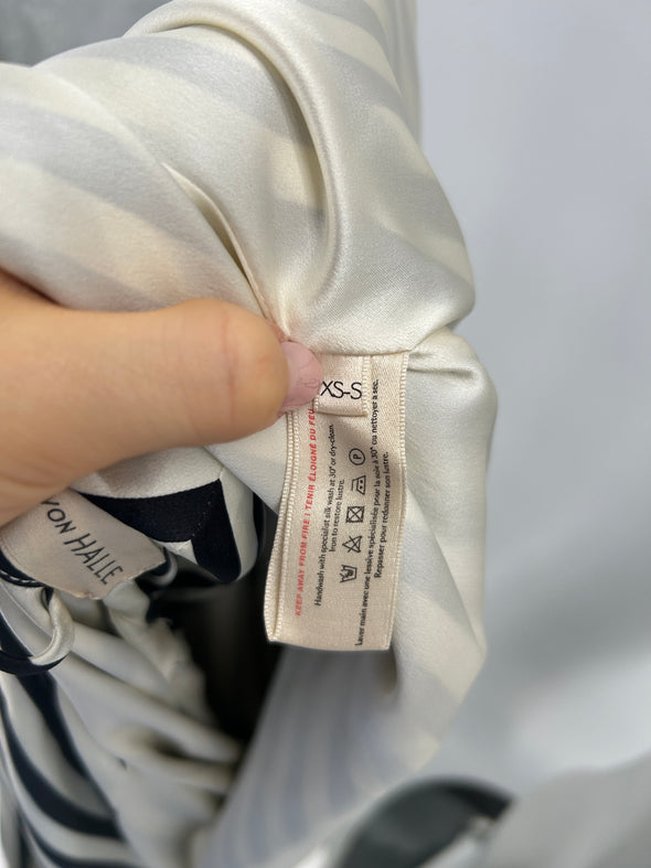 Kimono en soie rayé blanc et noir