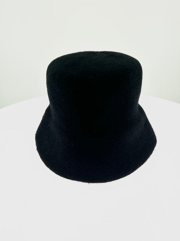 Chapeau rond noir en laine "Bathilda"