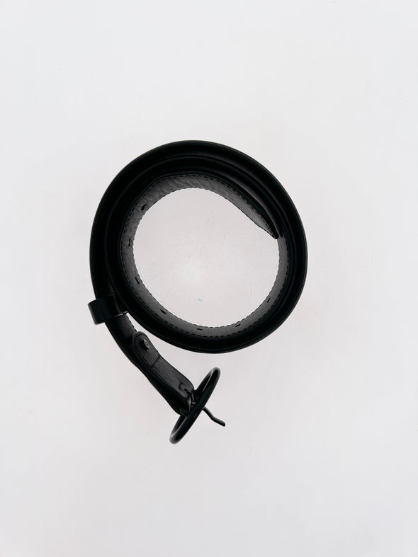 Ceinture en cuir noir à boucle ronde