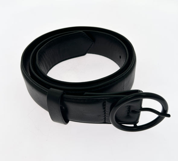 Ceinture en cuir noir à boucle ronde