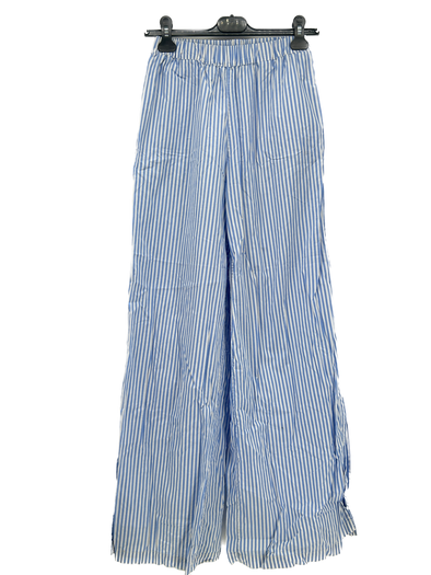 Pantalon large bleu à rayures