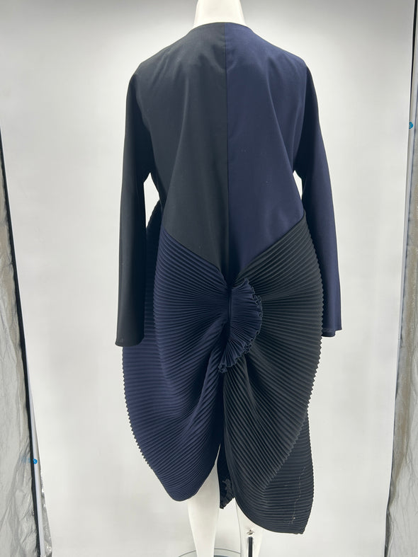 Robe asymétrique bleu marine et noir