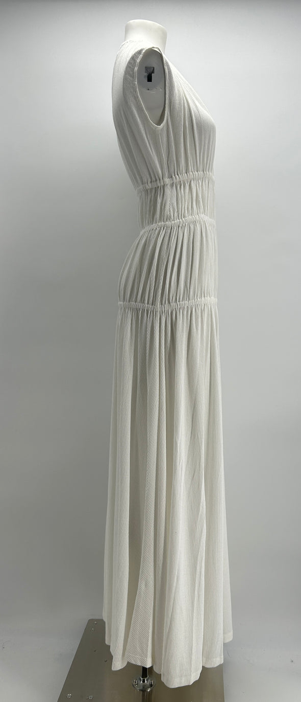 Robe blanche plissée