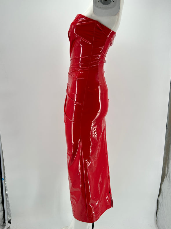 Robe rouge vinyle