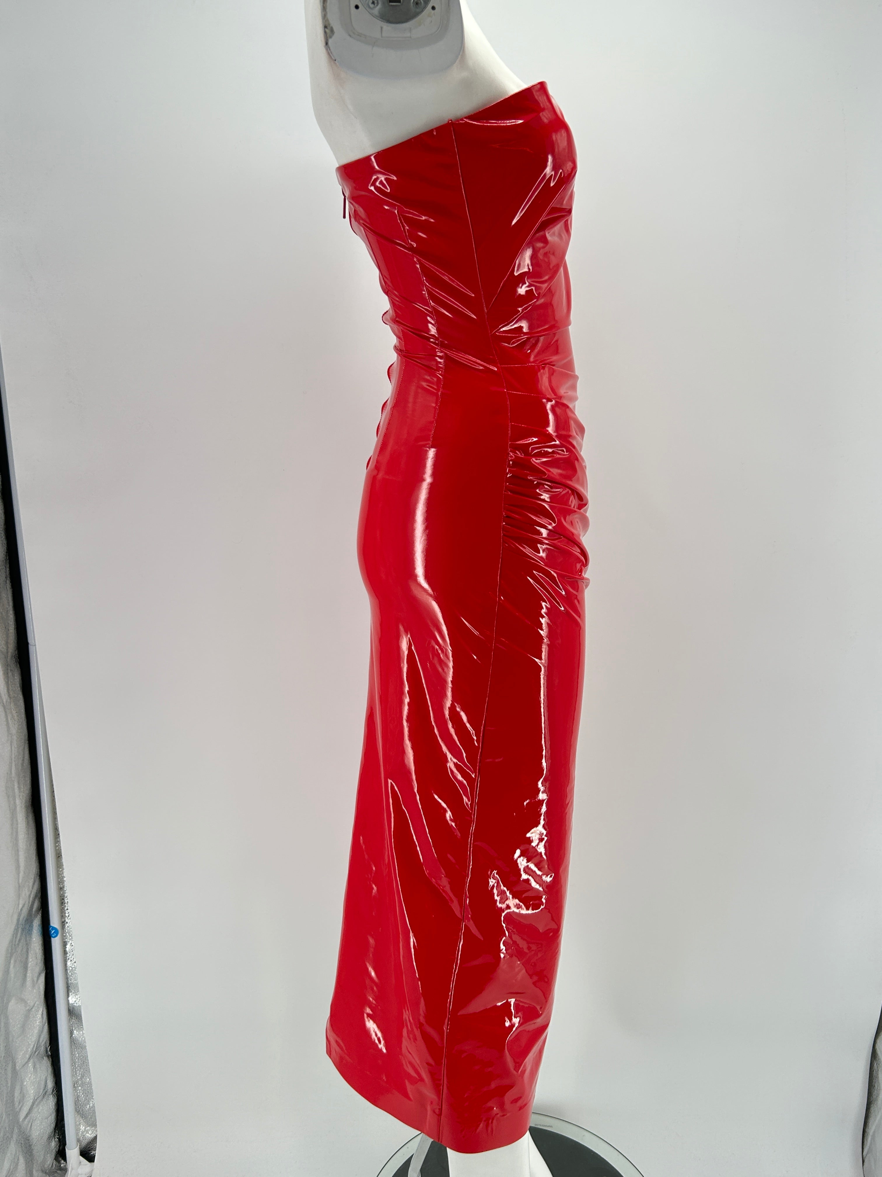 Robe rouge vinyle – Personal Seller Paris