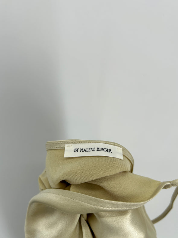 Robe satinée crème