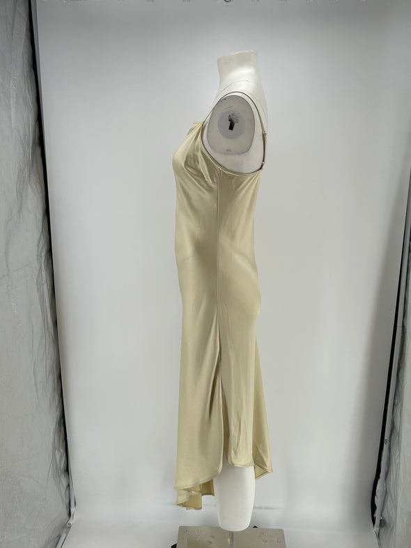 Robe satinée crème