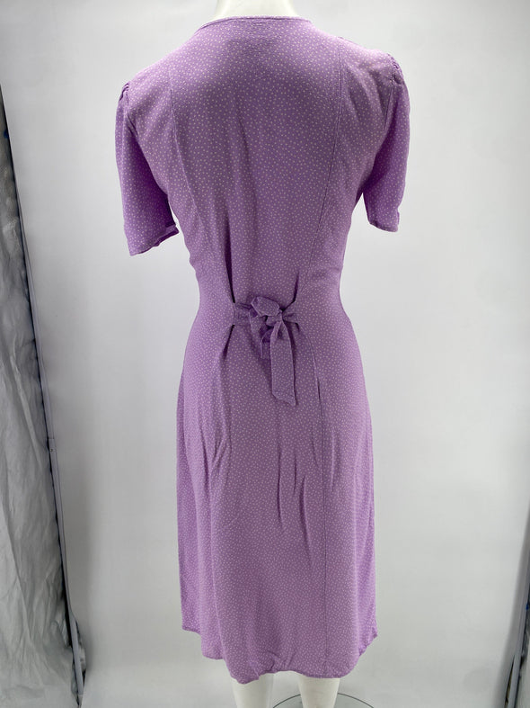 Robe violette à pois