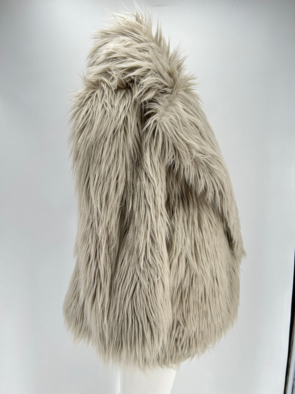 Manteau en fourrure synthétique