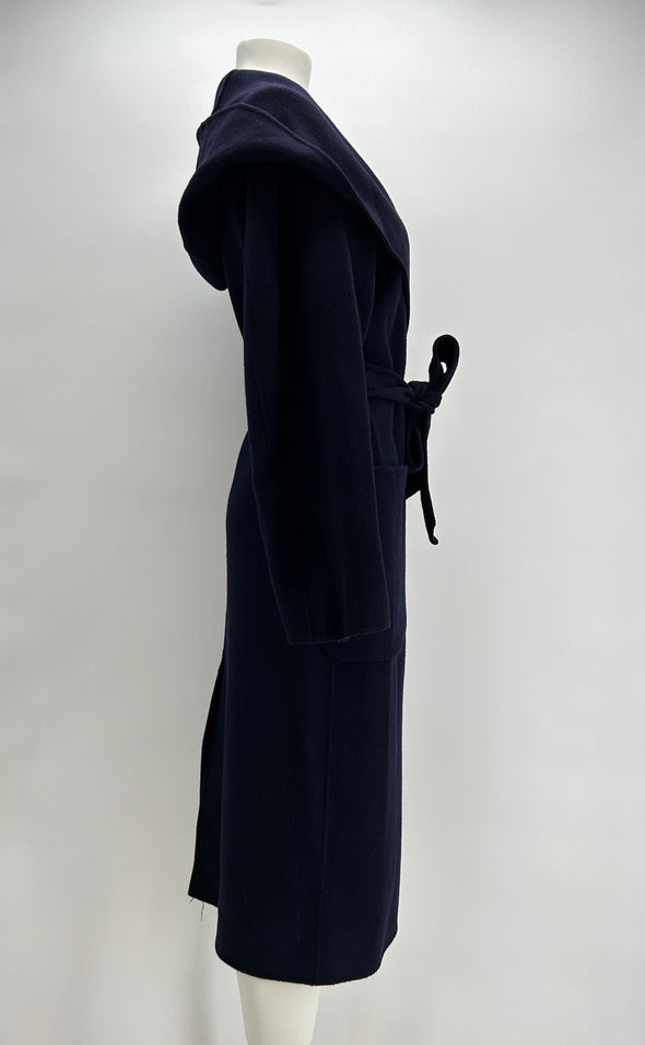 Manteau bleu en laine avec ceinture