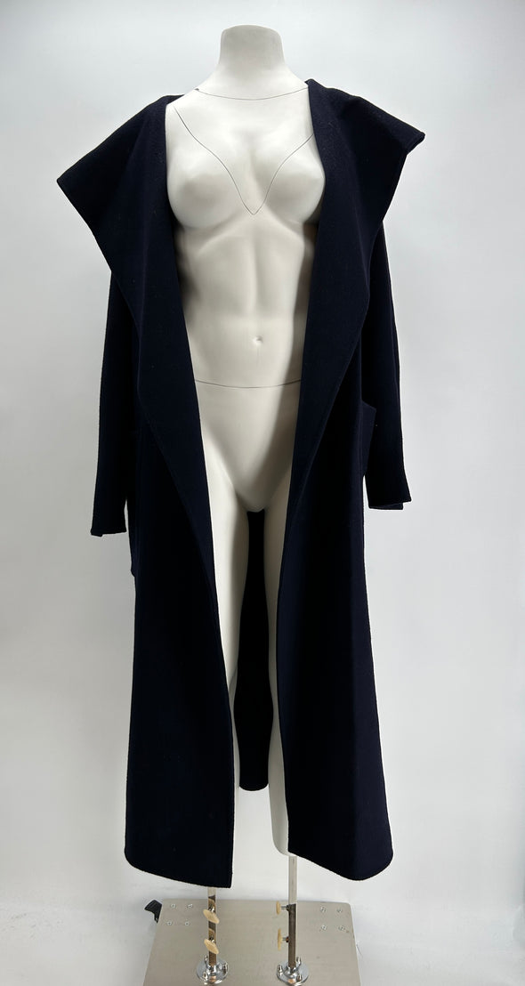 Manteau bleu en laine avec ceinture