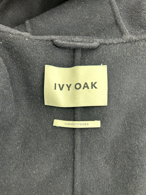 Manteau bleu en laine avec ceinture