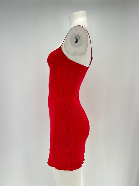 Robe rouge à bretelles