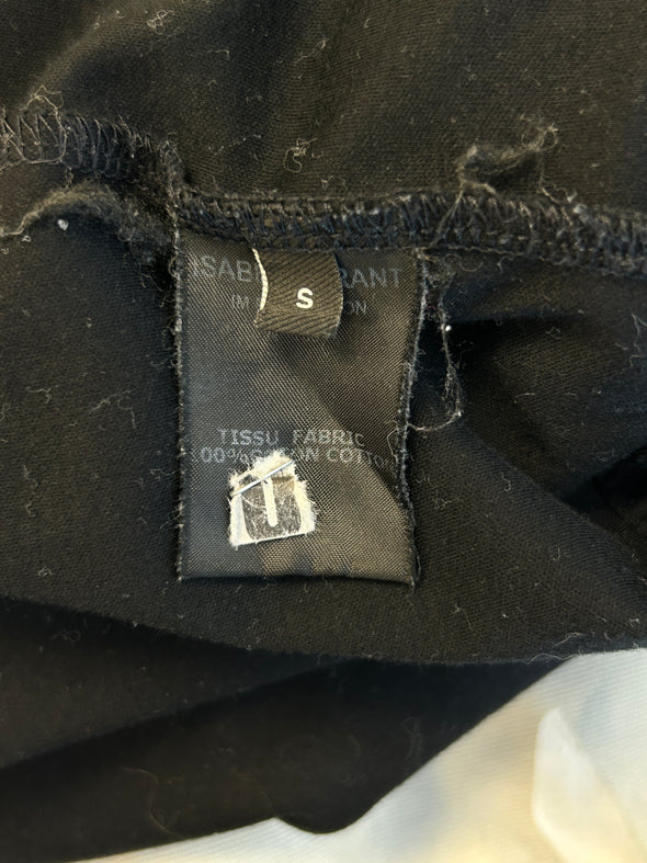 Robe noire ceinturée