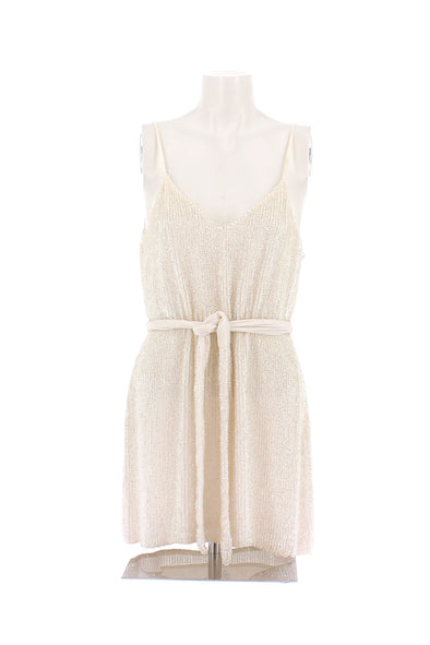 Robe blanche à sequins argentés