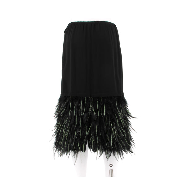 Jupe noire à plumes