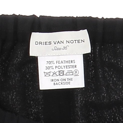 Jupe noire à plumes