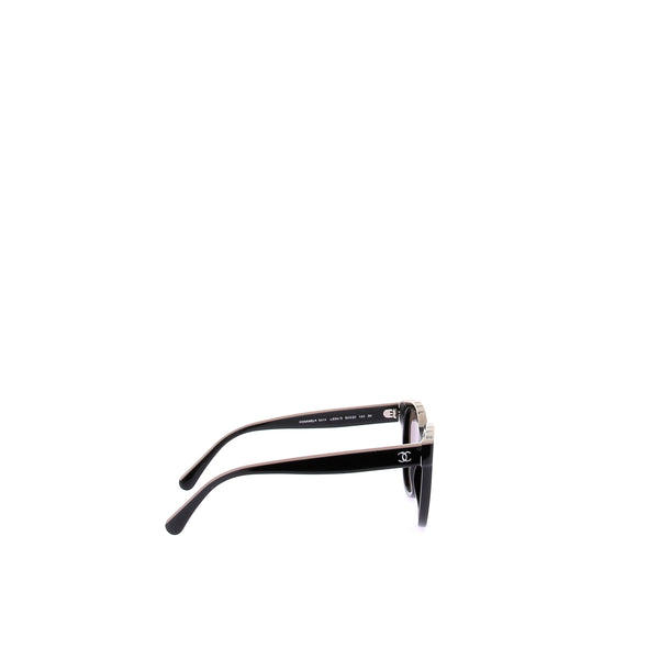 Lunettes de soleil noires
