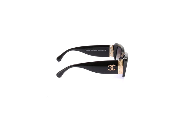 Lunettes de soleil noires