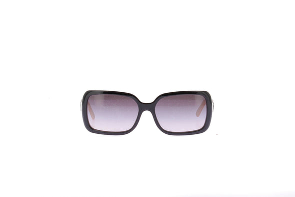 Lunettes de soleil noires et écrues