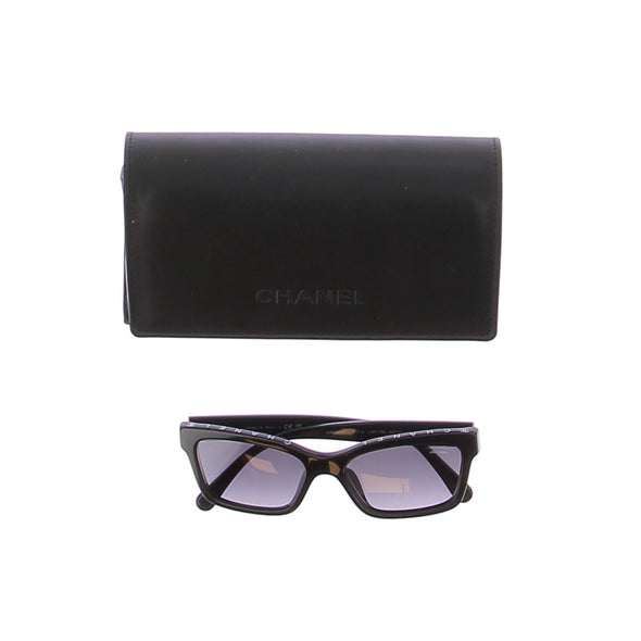 Lunettes de soleil noires