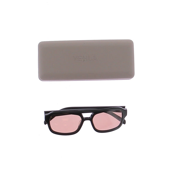 Lunettes de soleil noires et oranges