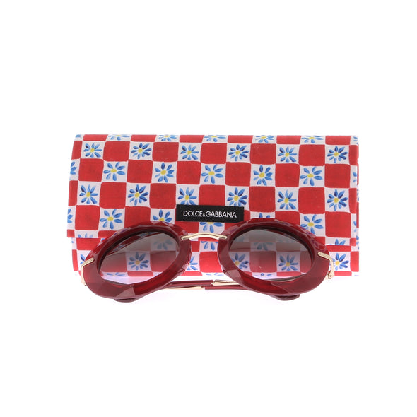 Lunettes de soleil rouge