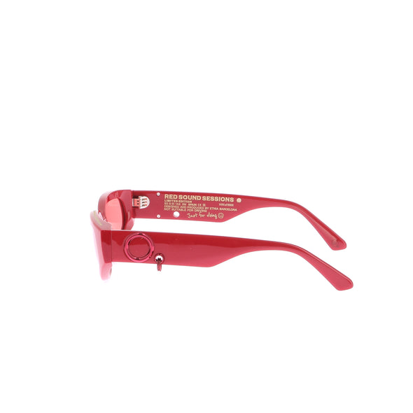 Lunettes de soleil rouges