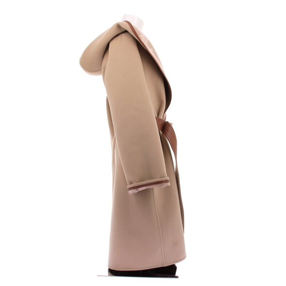 Manteau en laine beige à monogrammes
