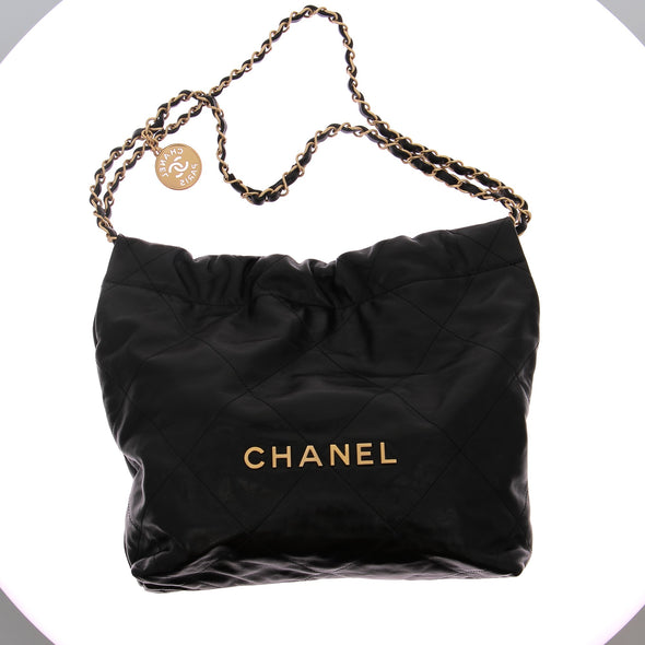 Sac à main "Chanel 22" en cuir noir