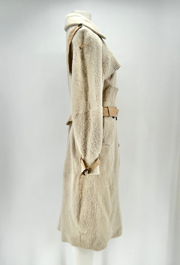 Trench-coat en cuir suédé et fourrure
