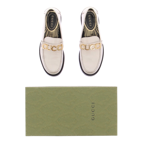 Mocassins blancs