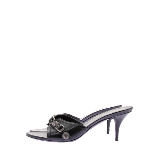 Mules noires en cuir