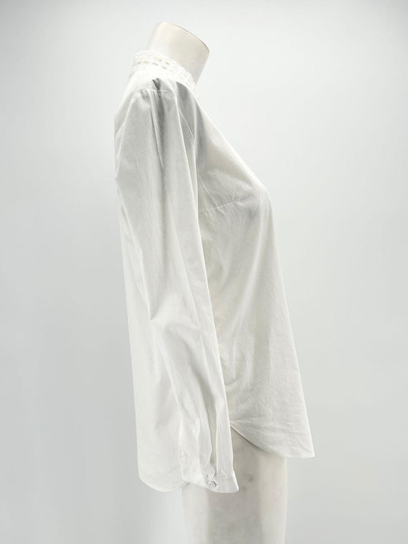 Chemise blanche à col en dentelle