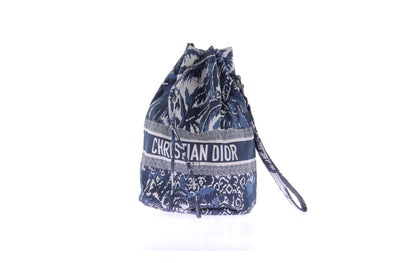 Pochette bleue en toile