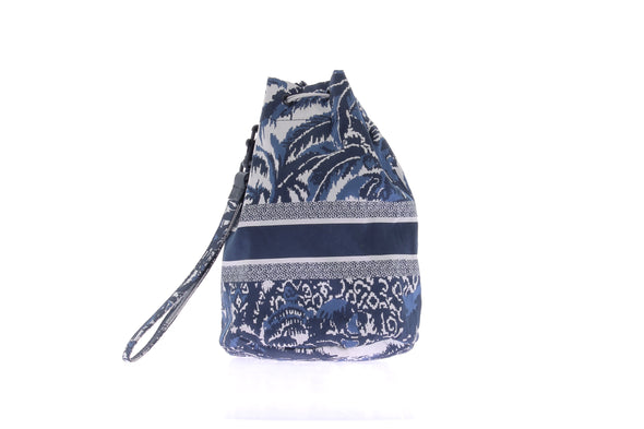 Pochette bleue en toile