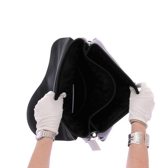 Sac "Dior Pillow" en cuir grainé noir
