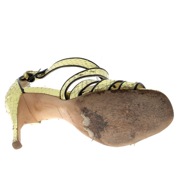 Sandales à talons dorées