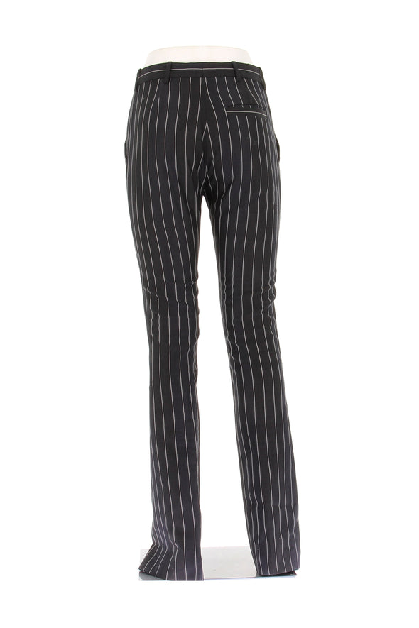 Pantalon gris à rayures blanches