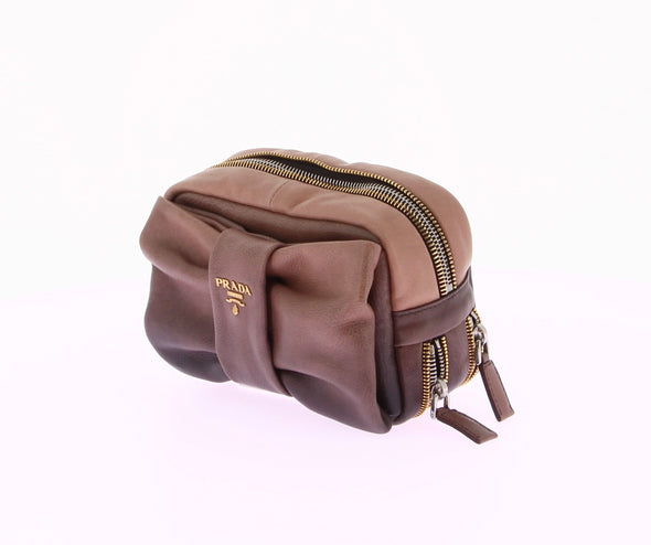 Pochette en cuir marron avec nœud Fiocco Bow