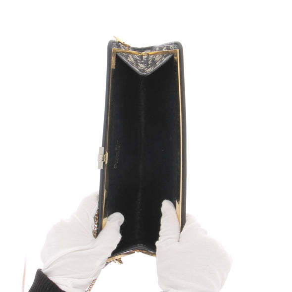 Pochette bleue "30 Montaigne"