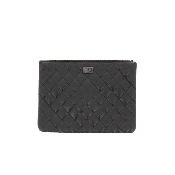 Pochette noire matelassée